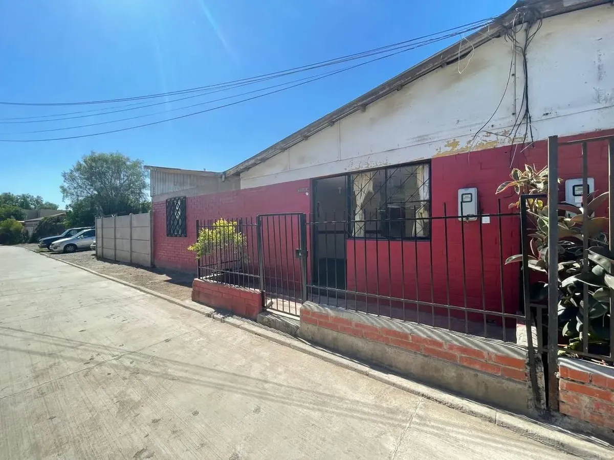 Imagen 1 de 14 de Casa En Pasaje 2 Dormitorios 1 Baño Con Patio Tranquilo