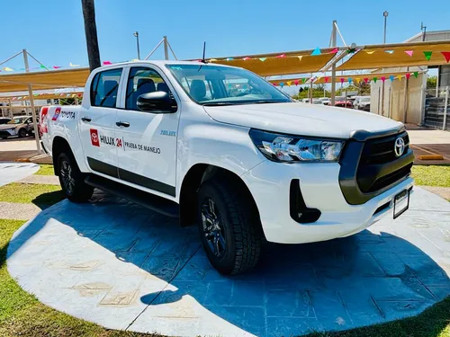 Toyota Hilux 2.7 Cabina Doble Sr Mt