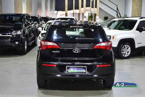 Imagem 11 de 13 de Hyundai Hb20 1.0 Confort Plus 2017