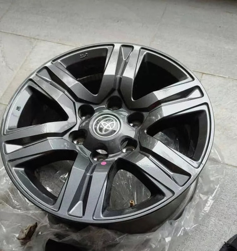 Imagen 3 de 3 de Aros 17 Toyota Hilux Prado Fortuner 4runner (nuevos)