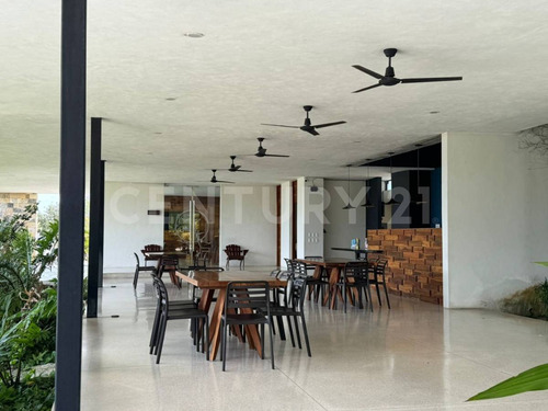 Casa Con Terreno De 1,350 M2 En Obra Gris En Fracc Campestre A 18 Mins De Mérida
