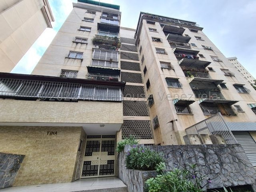 Se Ofrece En Venta Amplio Y Comodo Apartamento Penthouse En Las Acacias