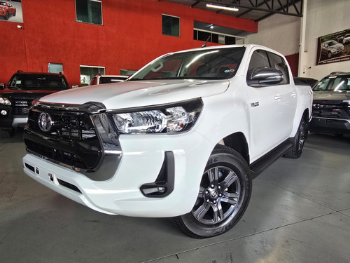 Toyota Hilux 2.8 D-4D TURBO DIESEL CD SR 4X4 AUTOMÁTICO
