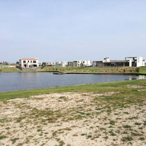 Imagen 5 de 13 de Terreno Con Costa De Laguna En Venta - Barrio Los Castaños, Nordelta