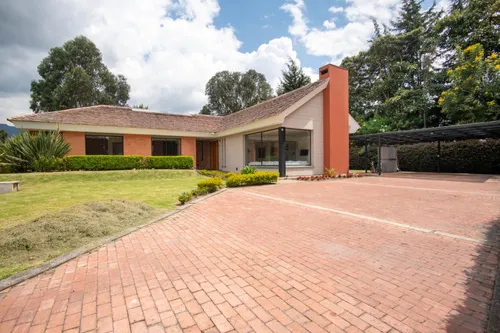Casa En Venta En Guaymaral. Cod V9884