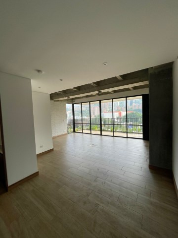 Rhbr-11551 Apartamento Loft Piso  11   (poblado, Ciudad Del Rio)