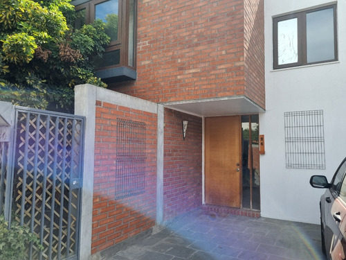 Casa En Pedro Fontova 3 Dormitorios 2 Baños