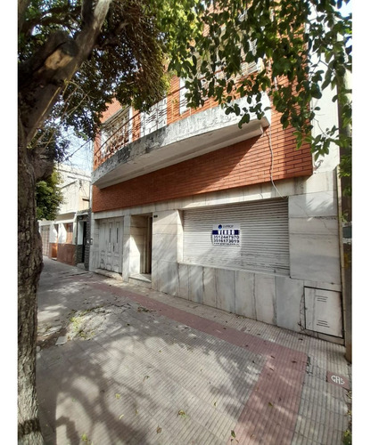 Venta Casa - Ideal Desarrollo En Altura - Sup. Total  215 Metros 2 - Zona C3 -  Barrio Alta Cba.