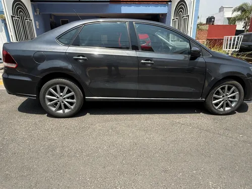 Volkswagen Vento 1.6 Highline At