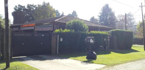 Imagen 2 de 22 de Casa Quinta En Pilar Oportunidad - 3 Dormitorios - Jardin - Pisicina