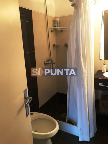 Imagen 8 de 9 de Apartamento En Alquiler Anual