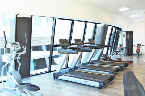 Imagen 20 de 30 de Apartamento De Un Dormitorio En Piso 20 , Garage , Vista , Edificio Con Amenities