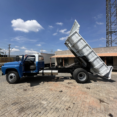 Ford 700 Caçamba Basculante 4x2