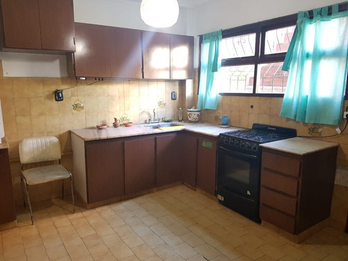Chalet En 2 Plantas. Oportunidad