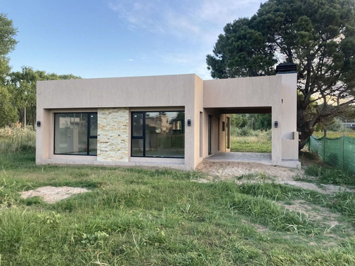 Excelente Casa A Estrenar En Costa Del Este