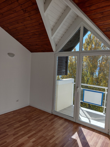 Imagen 9 de 25 de Venta Departamento Dúplex Centro Bariloche Con Vista Al Lago Y Cochera + Baulera, 3 Dormitorios, 3 Baños, 2 Balcones.