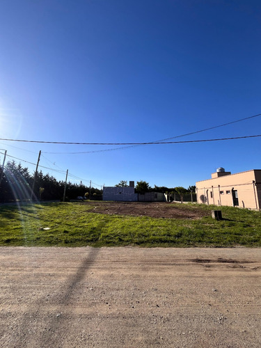 Hermosa Y Amplia Esquina En Venta. Zona La Rural. Tandil