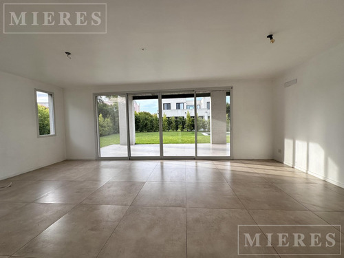 Casa En Venta Sobre Lote Interno En Barbarita - Bancalari.