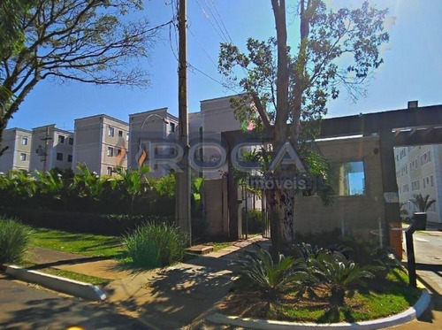 Venda De Apartamentos / Padrão Na Cidade De São Carlos 24519