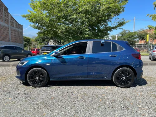 Chevrolet Onix 1.0T Premier Hatch At