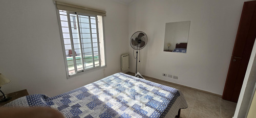 Venta Casa De 2 Dormitorios Con Piscina En Miguel Muñoz