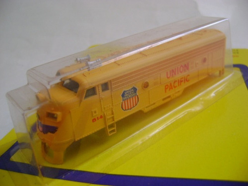 Imagen 3 de 6 de Nico Carroceria Diesel F-9 Item 9665 Bachmann N (len 51)