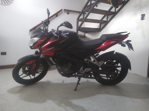 Imagen 1 de 9 de Bajaj Rouser Ns 200