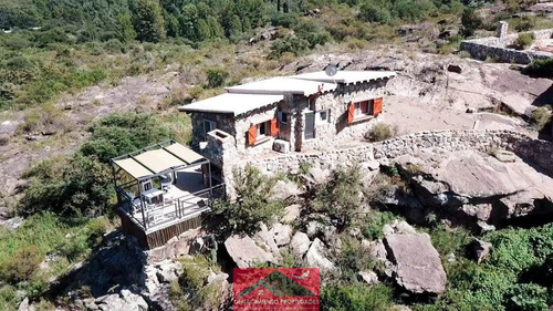 Se Vende Complejo De 4 Cabañas En Nono
