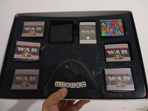 Jogo De Tabuleiro E Cartas War Edição Especial Da Grow (Usado)