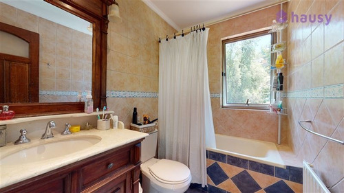 Casa En Venta De 4 Dorm. En Vitacura