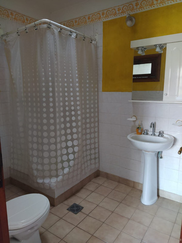 Venta Monte Grande Chalet 4 Dormitorios Lote 900 M2 Parque Quincho Y Pileta