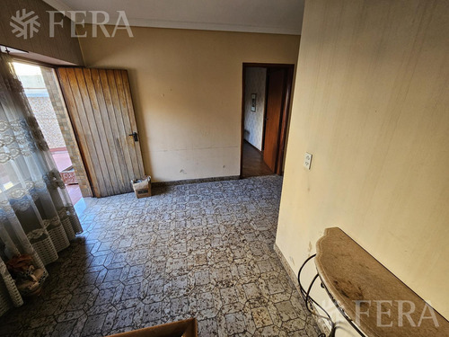 Venta De Casa De 4 Ambientes Con Cochera Y Quincho En Piñeyro