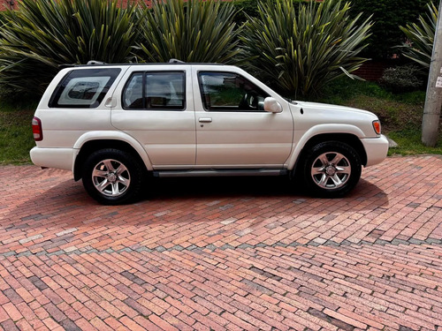 Nissan Pathfinder 3.5 Se Blindaje 3 At