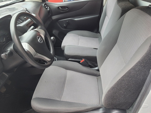 Imagen 13 de 15 de Nissan Np300 2.5 Chasis Cabina Dh Pack Seg Mt 2019