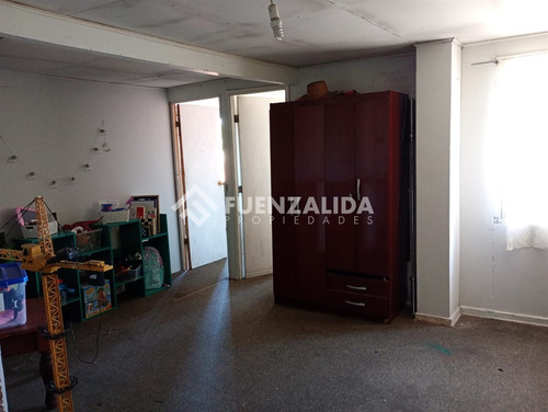 Casa En Venta De 4 Dorm. En Maipú