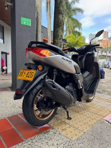 Yamaha Nmax Connect