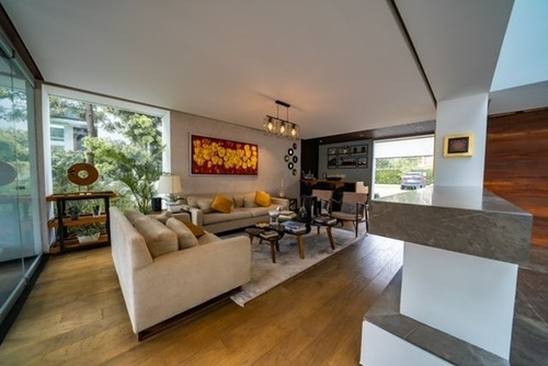 Casa En Vista Horizonte Con Jardín Y Terraza