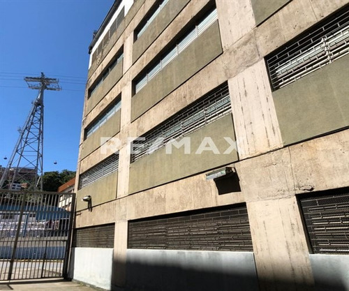 Deposito En Alquiler En La Zona Industrial De Palo Verde 370mts/1b/1pe