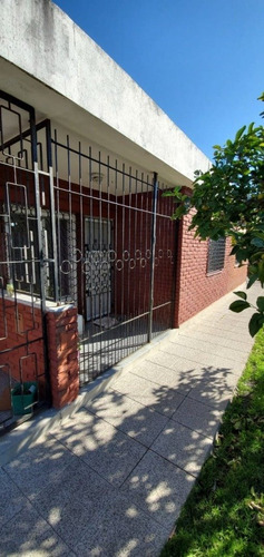 Imagen 5 de 8 de Casa Ph 3 Ambientes En Barrio Las Avenidas