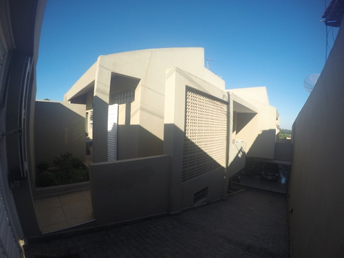 Otima Casa Em Jundiai Proxima Ao Shopping, Av. 9 De Julho, Otima Localização. Rua Segura.
