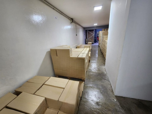 Venta Galpon Con 400m² Planta Libre Y Oficinas