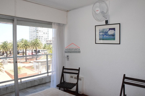 Apartamento En Peninsula 2 Dormitorios- Ref: 4785