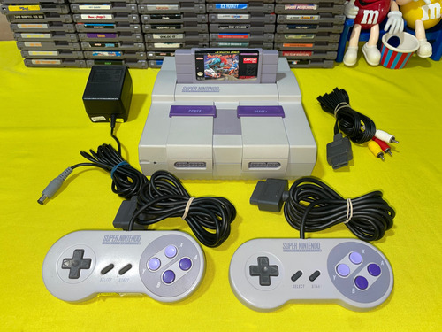 Consola Súper Nintendo Con 2 Controles Y Un Juego A Escoger Gris (Usado)