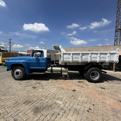 Ford 700 Caçamba Basculante 4x2