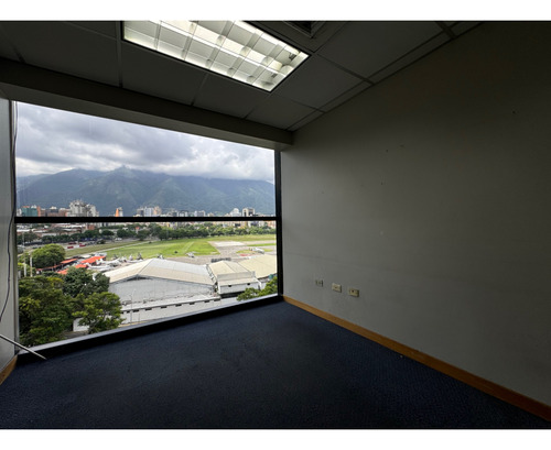 Chuao/cubo Negro/ofc 479m2/en Alquiler