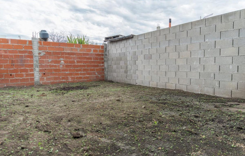 Duplex Venta 2 Dormitorios 2 Baños Cochera Y Jardín Terreno 100 Mts 2- Ringuelet