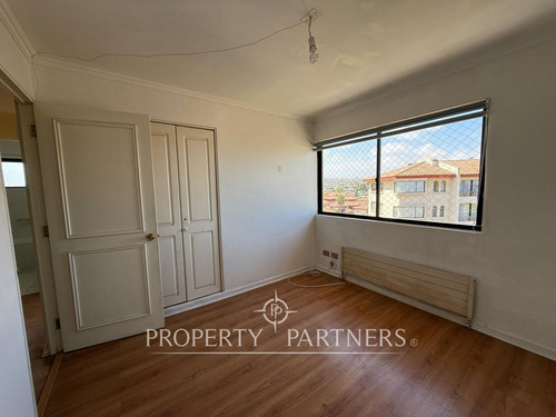 Arriendo Año Corrido Amplio Y Cómodo Departamento