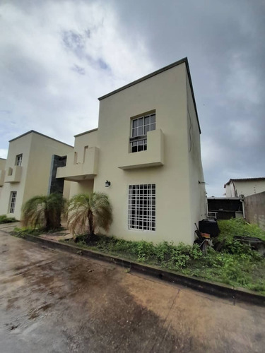 Imagen 16 de 21 de Townhouse En Venta - Juanico - Villas Bucare (3526)