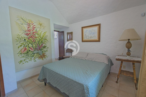 Casa De 4 Dormitorios Con Piscina Climatizada En Alquiler- Ref: 3378