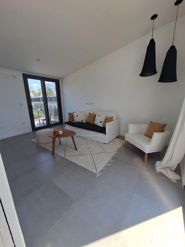 Departamento En Alquiler En Oliden Joven, Del Viso, Pilar